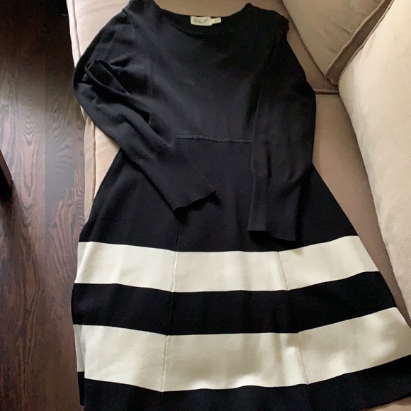 Classic black and white long sleeve dress. - Picture 2 of 2
